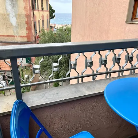 La Scuna Monterosso مونتيروسّو ال ماري