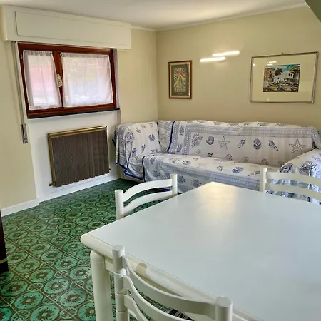 La Scuna Monterosso مونتيروسّو ال ماري