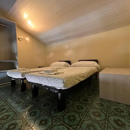 La Scuna Monterosso مونتيروسّو ال ماري